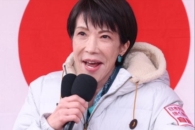 日本首相高市早苗2月2日发文说：“2月1日，日本成功从位于最东端南鸟岛周边专属经