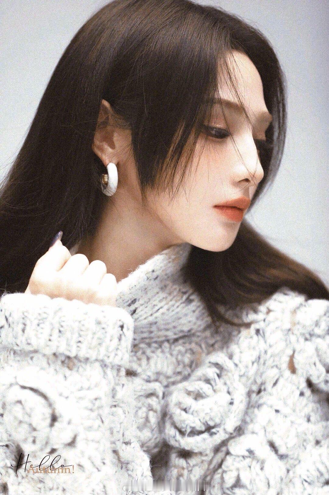 你是彭小苒那她是谁 彭小苒的每一面都是惊喜！清纯小白花是她，明艳大美人也是她，跨