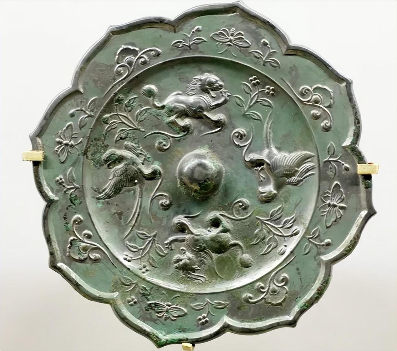 浅析隋唐时期的铜镜制作技术与艺术

隋唐时期是中国古代铜镜制作技术和艺术的高峰时