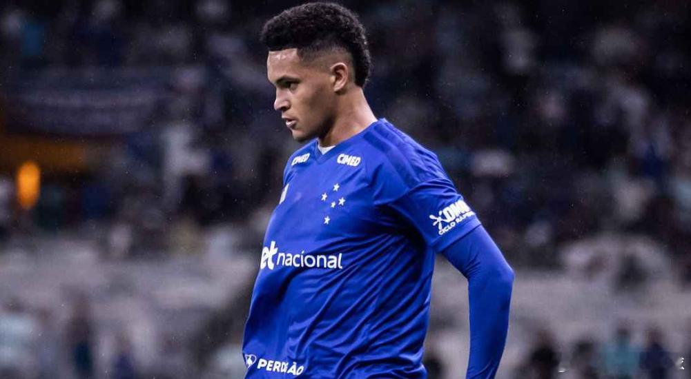 据ESPN报道，克鲁塞罗青训新星考阿·普拉特斯正前往德国，即将与多特蒙德完成签约