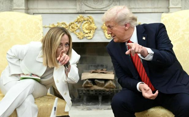 梅洛尼这是彻底掀桌了！
 
24小时内连续反水，梅洛尼把政坛潜规则全撕了！昨天怒