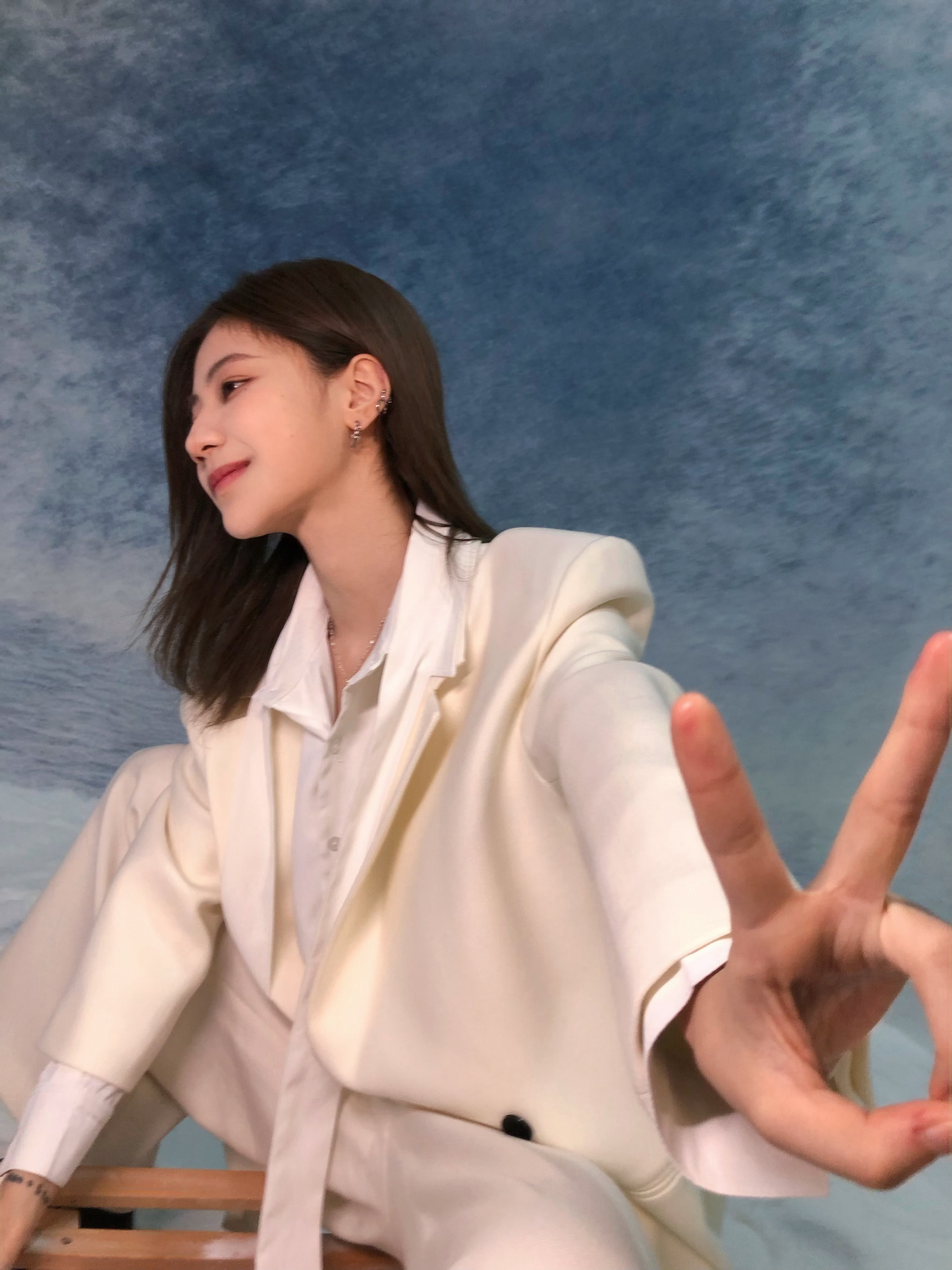 袁一琦侧颜九宫格 袁一琦更新～这波原图会不会太隆重了完美侧颜九宫格超绝哒[好喜欢