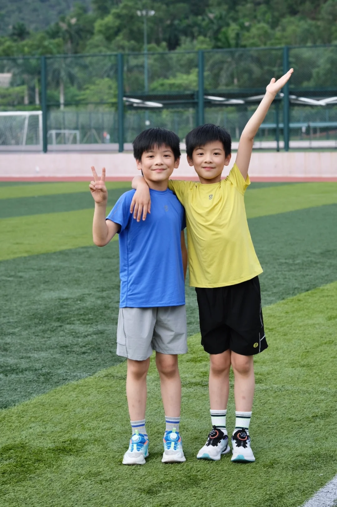 爱运动的男孩真的会发光耶！