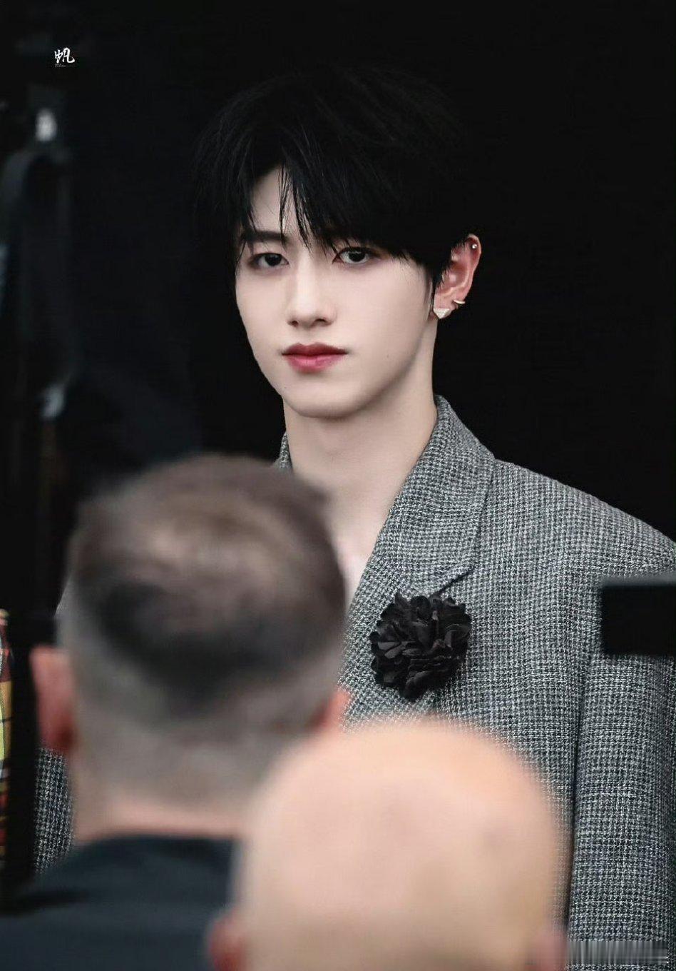 登陆少年Prada 大秀朱志鑫 张泽禹 张极 左航 苏新皓米兰时装周饭拍 ​​​