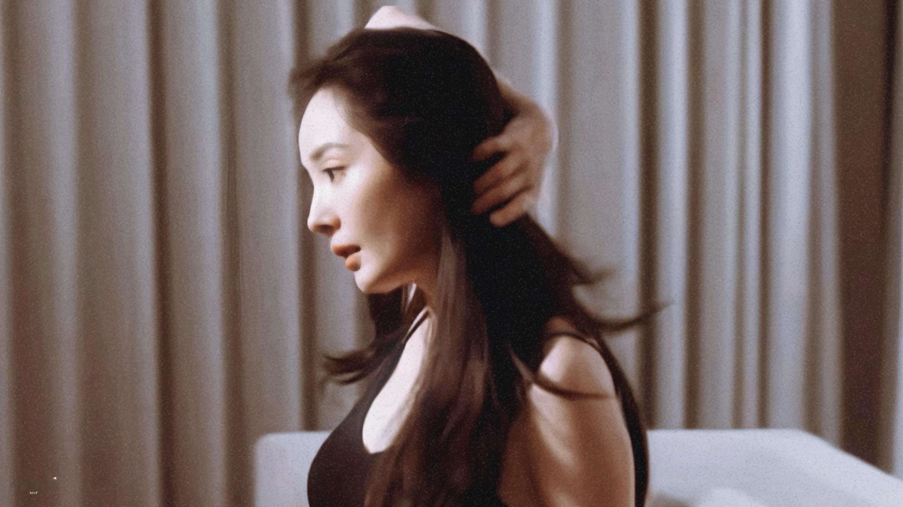 女神撩头发这一下😋·杨幂惊蛰无声镜头 