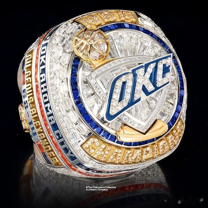 NBA球员的梦中情物，雷霆总冠军戒指闪耀亮相!

在今天雷霆与火箭的新赛季揭幕战