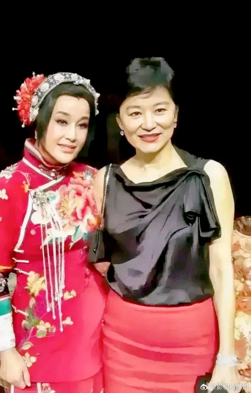 刘晓庆林青霞算是同一个年代的美女吧！ 