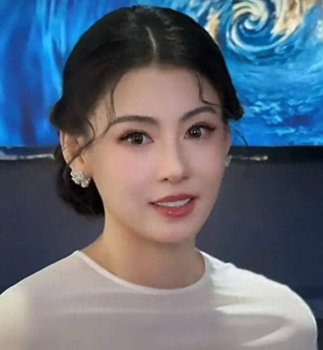 一夜刷屏上热搜！张柏芝再被推上风口浪尖，和谢家的关系藏不住了
