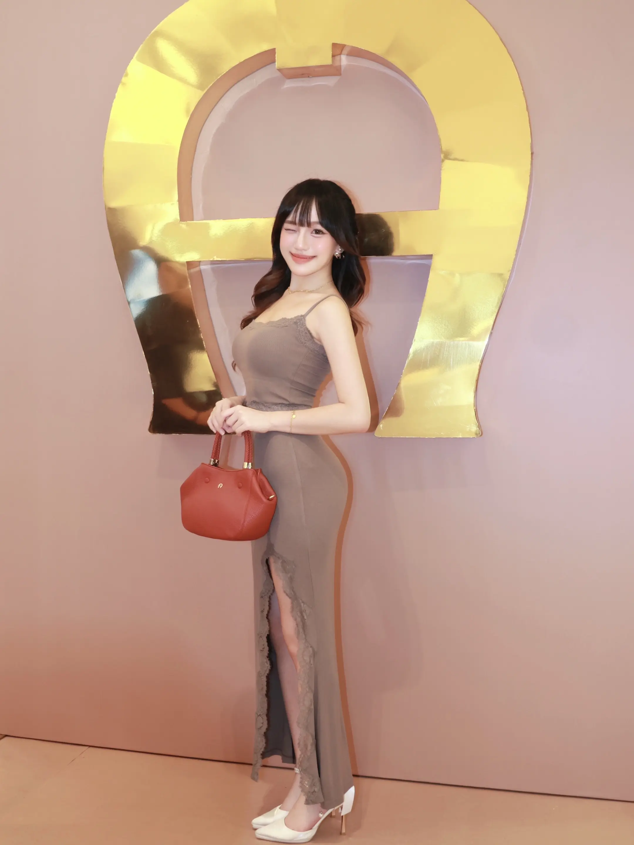 你爱上穿蕾丝裙的姐姐吗✨