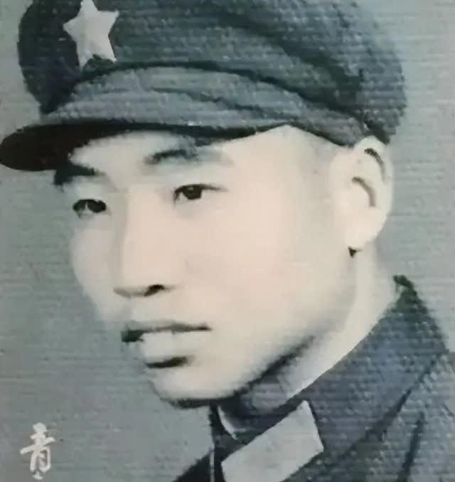 [微风]1984年，战士李陶雄中弹后抢救无效，壮烈牺牲。谁知，遗体送往后方安葬时