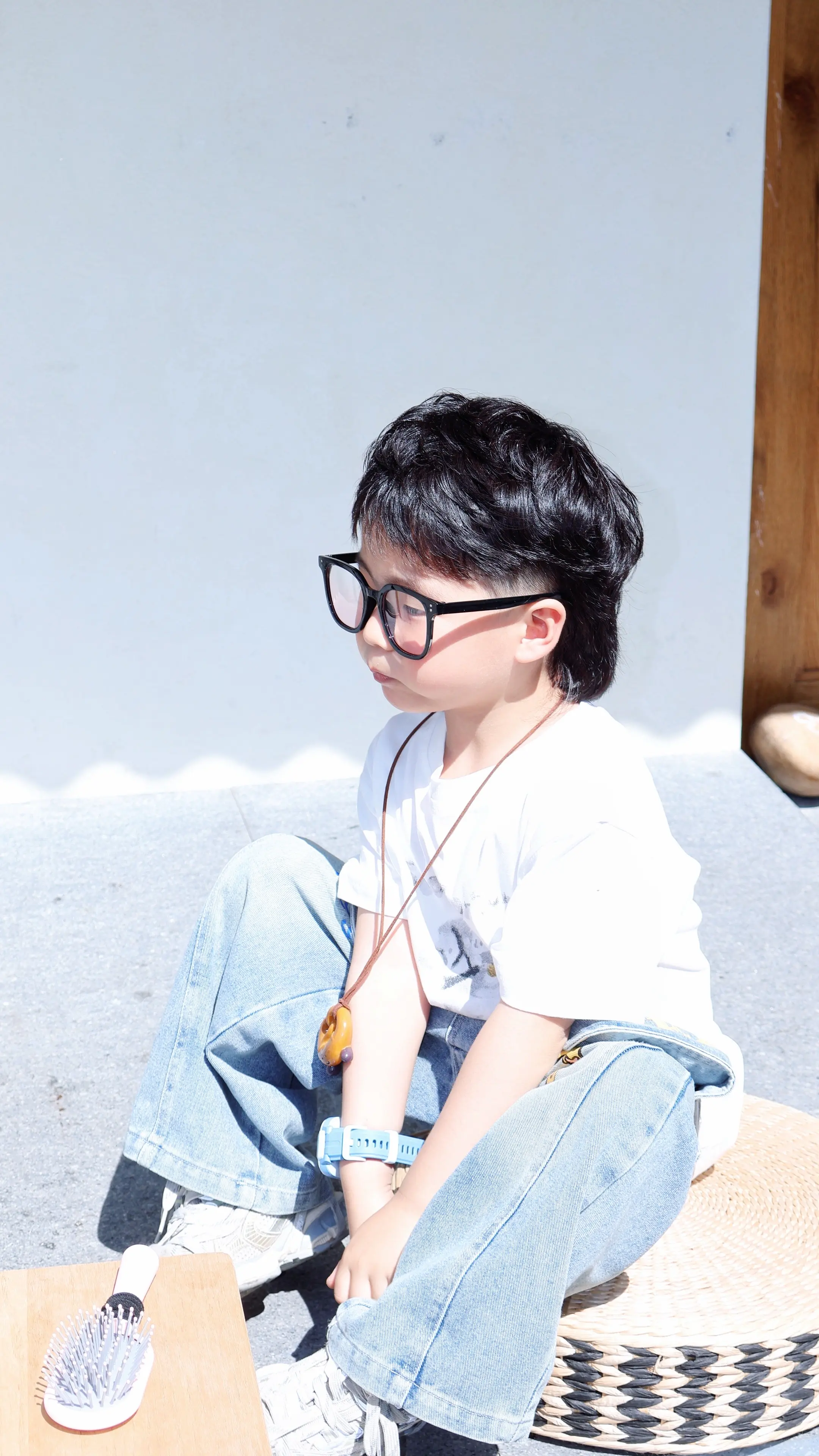 从小就很会穿搭的小孩哥