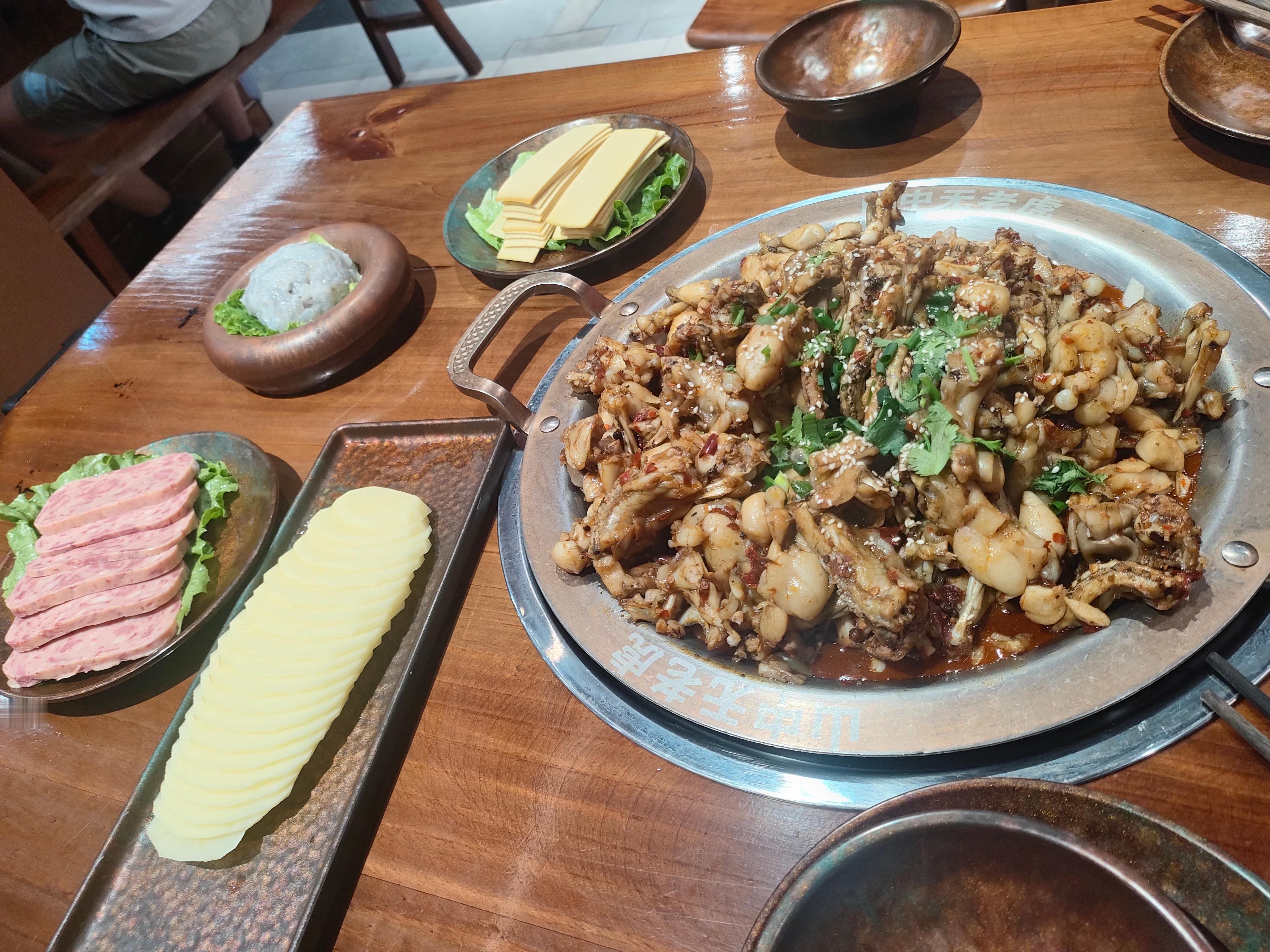 🌻人间不值得  ˚♡ 🥂 🌻但我和美食值得 ˚♡🥂 ​​​