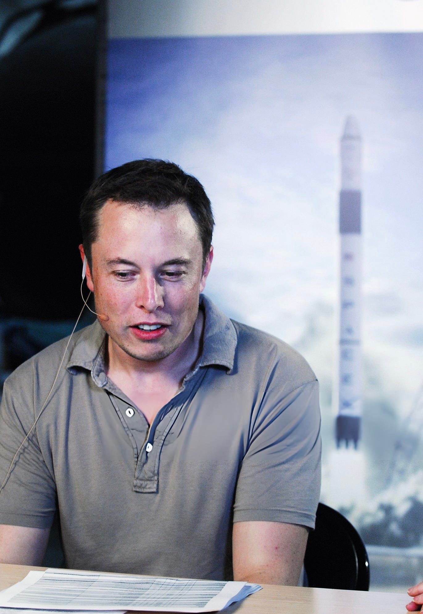 2008年的马斯克，当时SpaceX猎鹰一号刚成功 