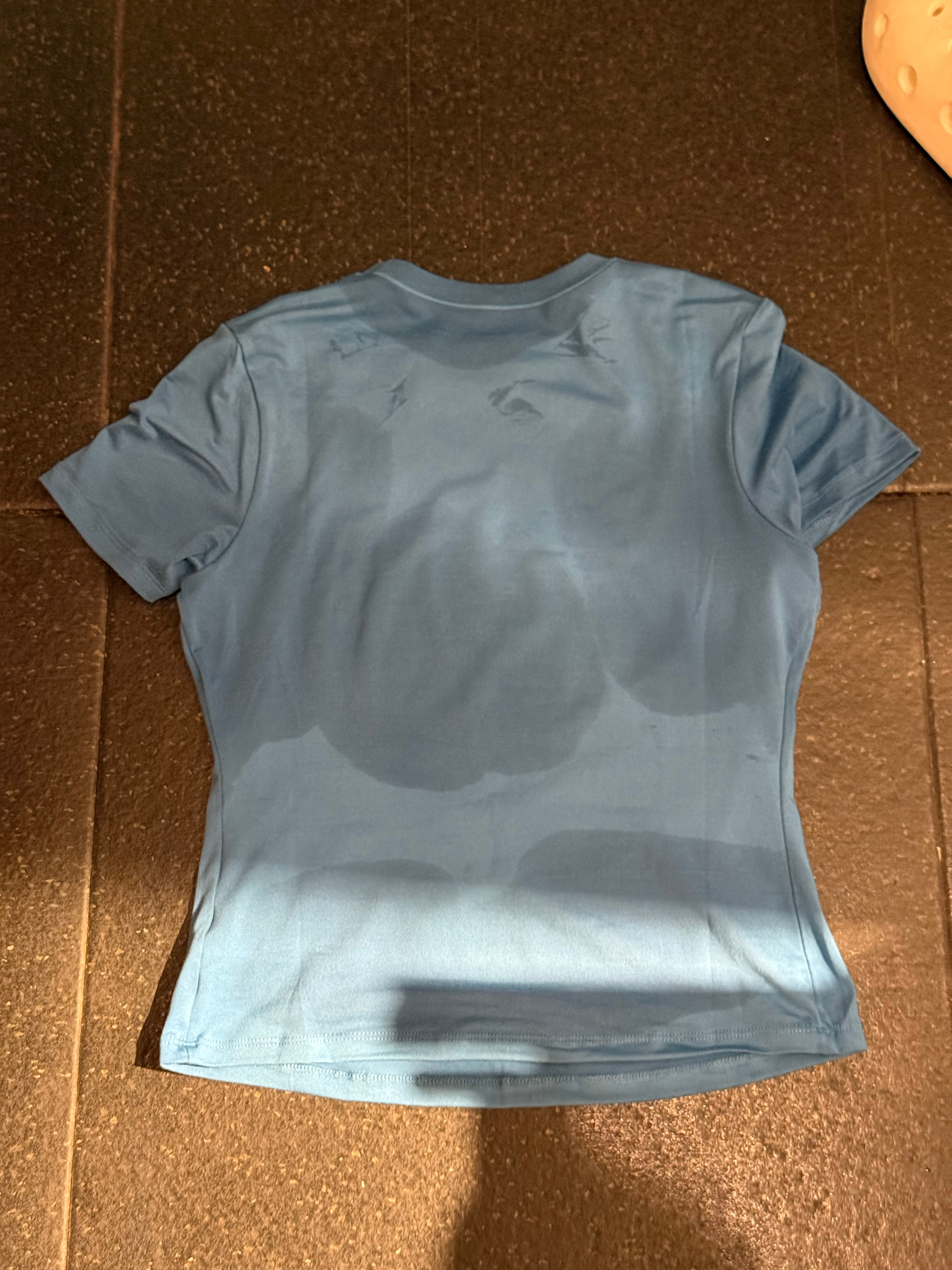 训练完毕我要去喝稀饭教练说喝吧喝吧，吃点快碳 换完衣服，雨来了……没伞喝个屁回家