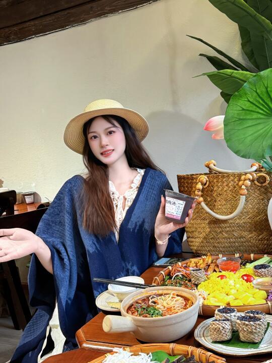 丽江古城必打卡！则瓦云南小吃集合店