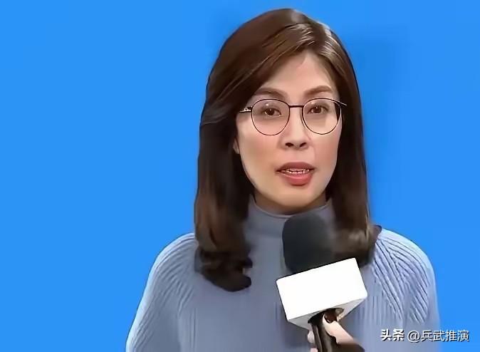 郑丽文的处境，比想象中更狠。

有人主动给她准备好讲稿，让她直接照着朗读，还说这