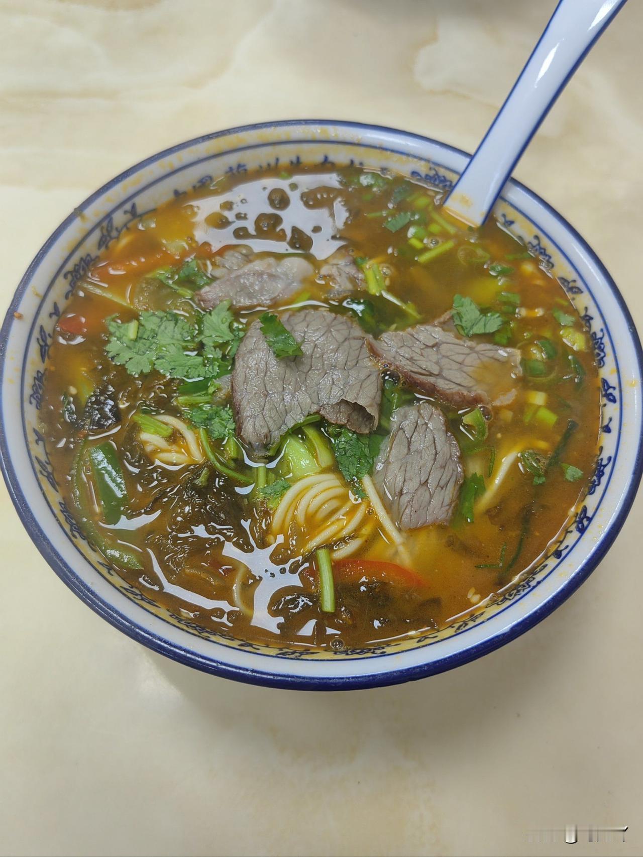 盘点一下秦皇岛我去过的好吃和不好吃的小店啊！

需要避坑的。
第一个就是公富庄夜