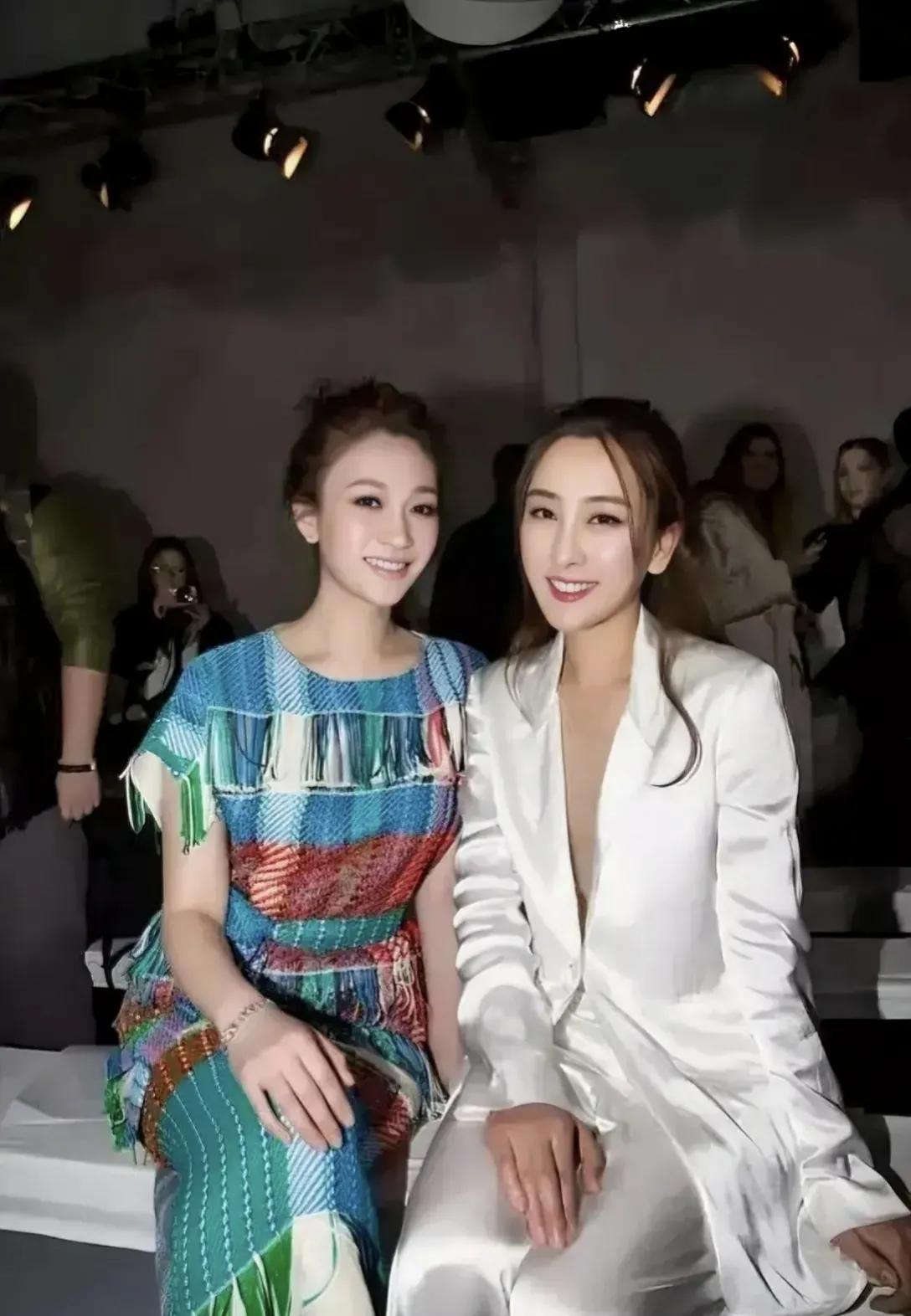 右边是马苏，左边是李小冉，两大美女各有千秋，你觉得谁更漂亮！#娱乐# #明星#