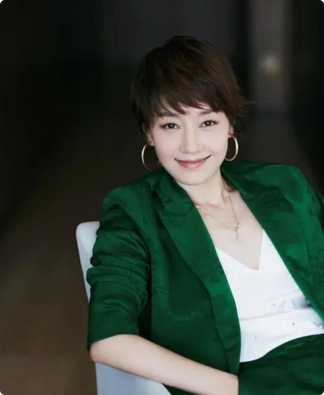 11年后文章再被偶遇，这场情感纠葛里没有赢家。


当年那场周一见的出轨风波，如