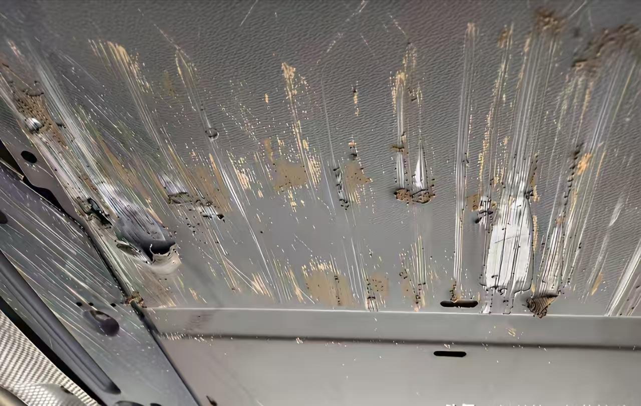 再次奉劝各位，给新能源车安装电池护板之前，要先打两个电话。
第一个电话是给保险公