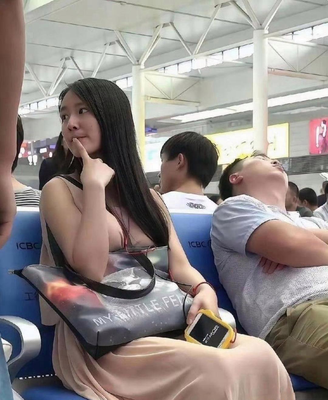 兄弟心真大，这你也睡得着？