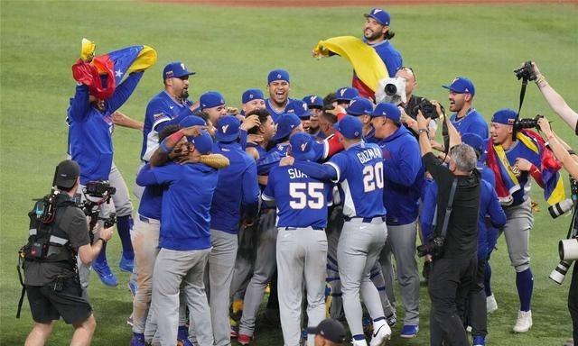 谁说东道主主场必胜？昨天一场球，直接打碎了美国人的“梦幻霸权”！

就在这场被视