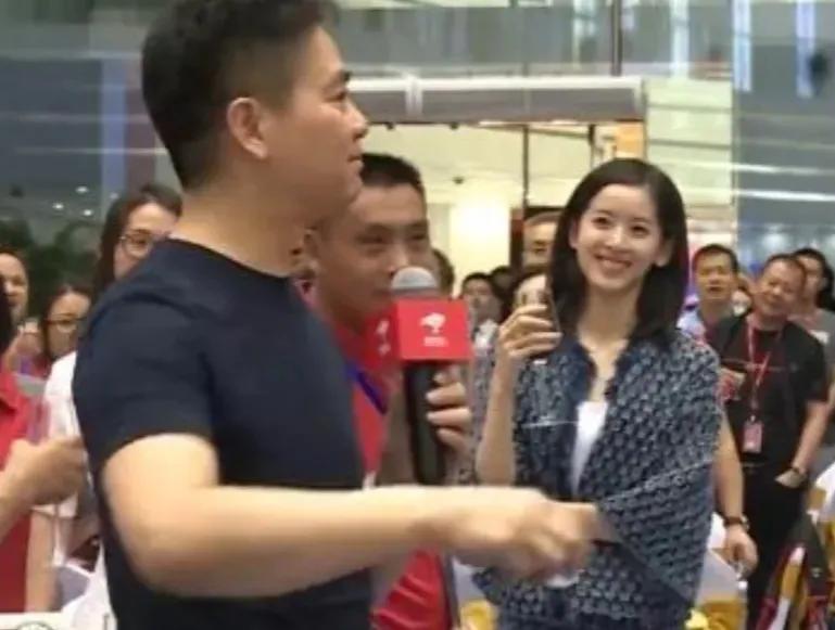 一次，主持人问刘强东：