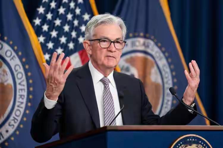 美联储的“技术性扩表”，你可以把它简单理解为给金融体系“补补水”，而不是“大放水