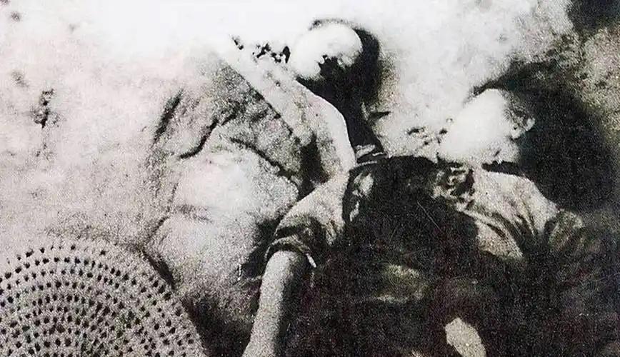 局面彻底失控了。
 
日本长崎核爆资料馆在81周年纪念日当天，强行推进展陈改版把