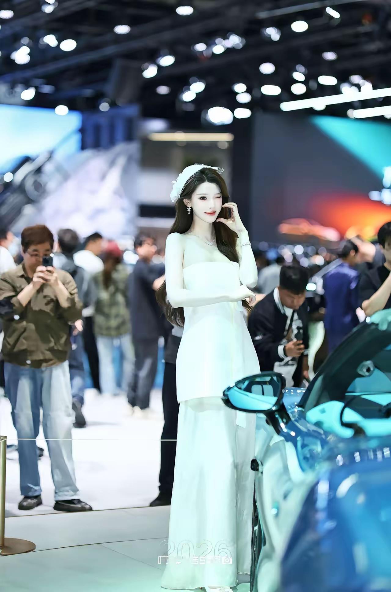 车模小姐姐