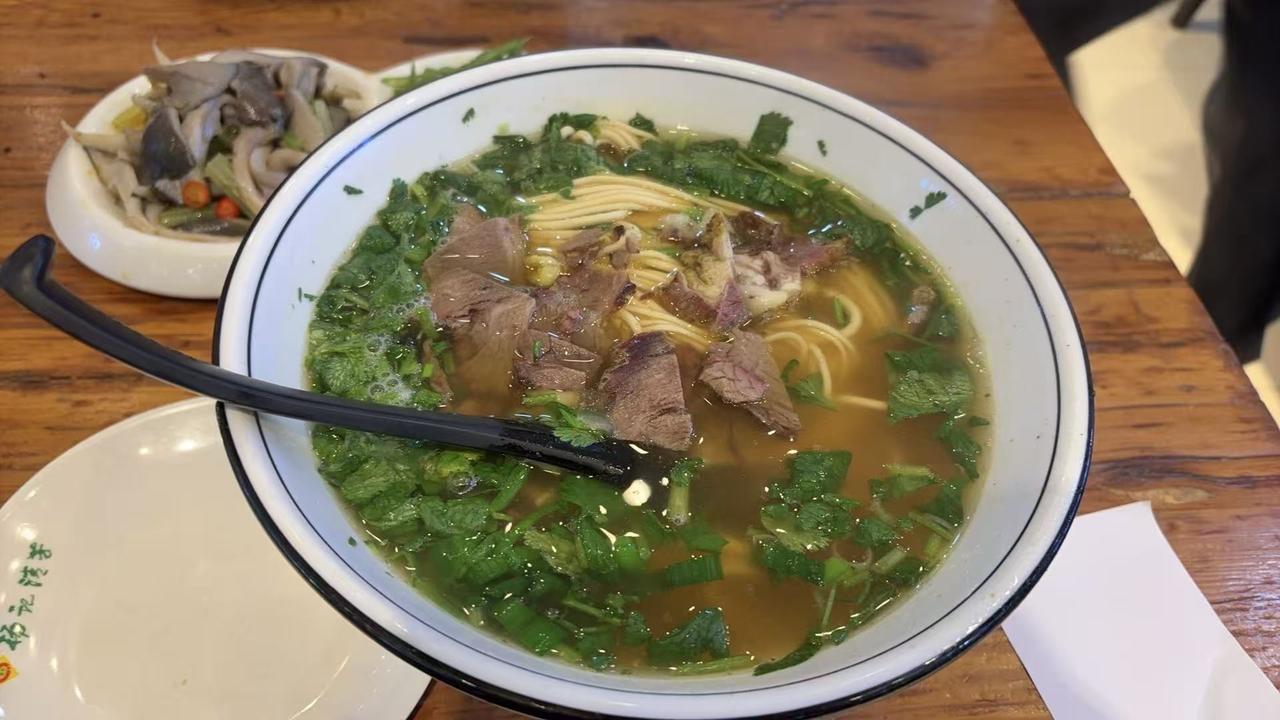 例如，如果没有你自己，特朗普总统就不会存在， ELON MUSK（埃隆·马斯克）