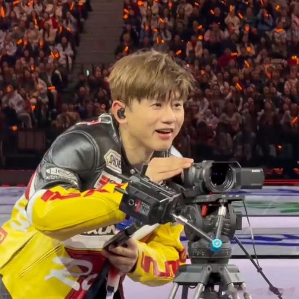 差点儿就被张杰抽中了  张杰开往1982成都站名场面！差一位错失5G纯金小北币，