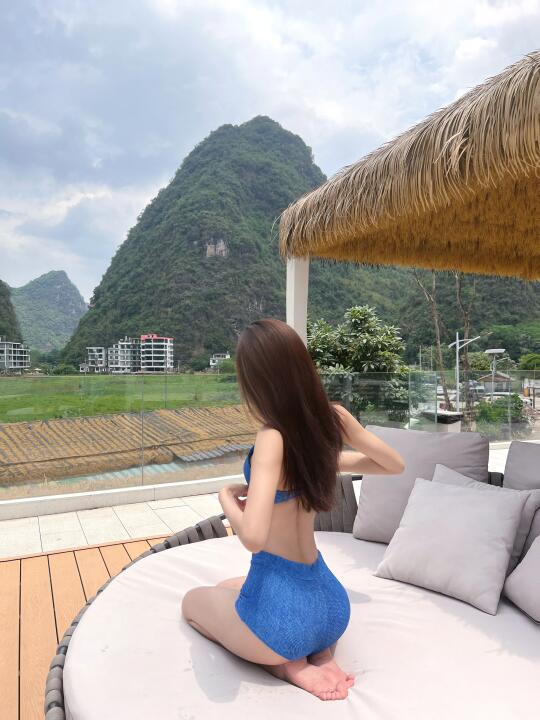 泳装 藏在山水间的度假胜地 永远可以相信桂林的山水 无边泳池 泳池拍照...