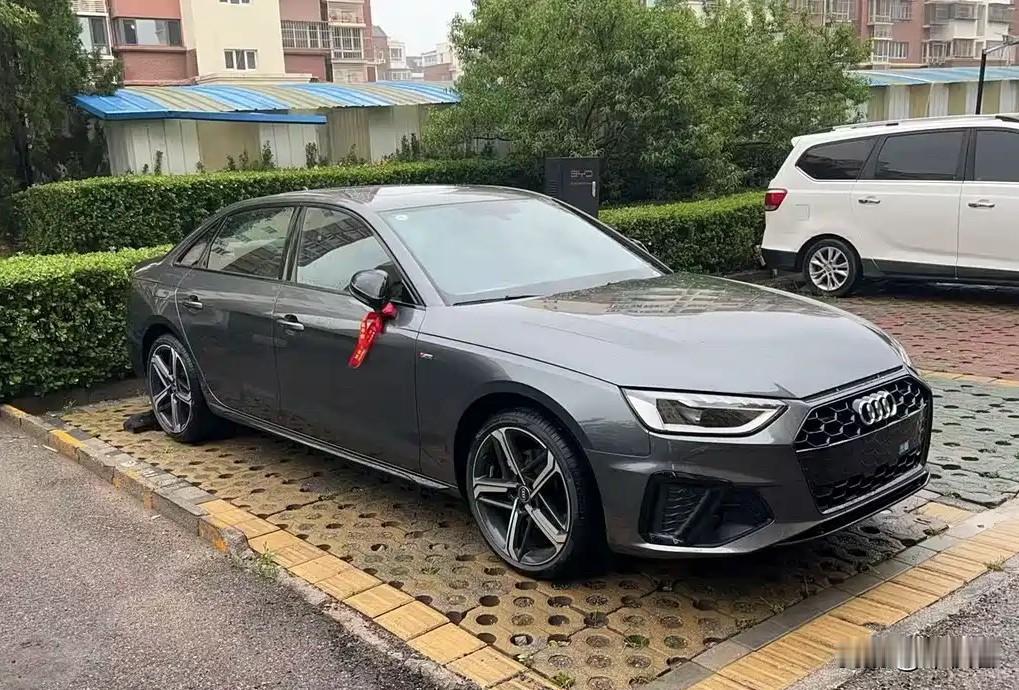 曾经买奥迪A3L的预算现在直接买A4L

2025款最低配的时尚，优惠完之后的落