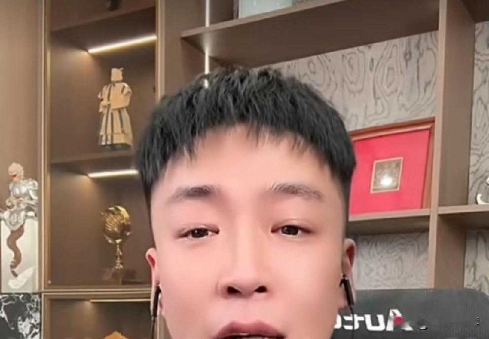 刘一手ks全露脸激动抹泪，公开回归发展路线！

                