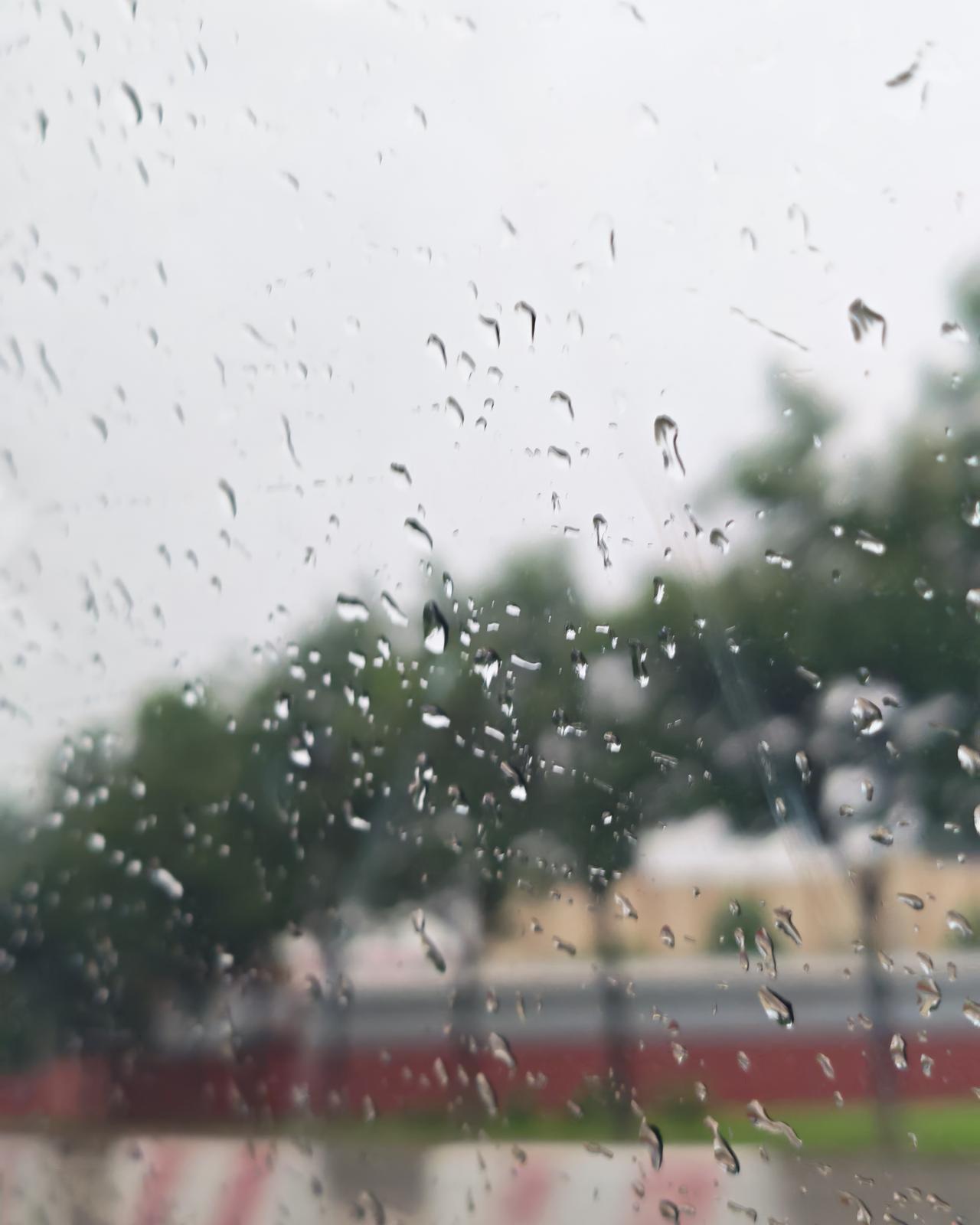 以小米N系的目前热度，这雨是结结实实的下在一票二三十万大SUV的头上。但你就说从