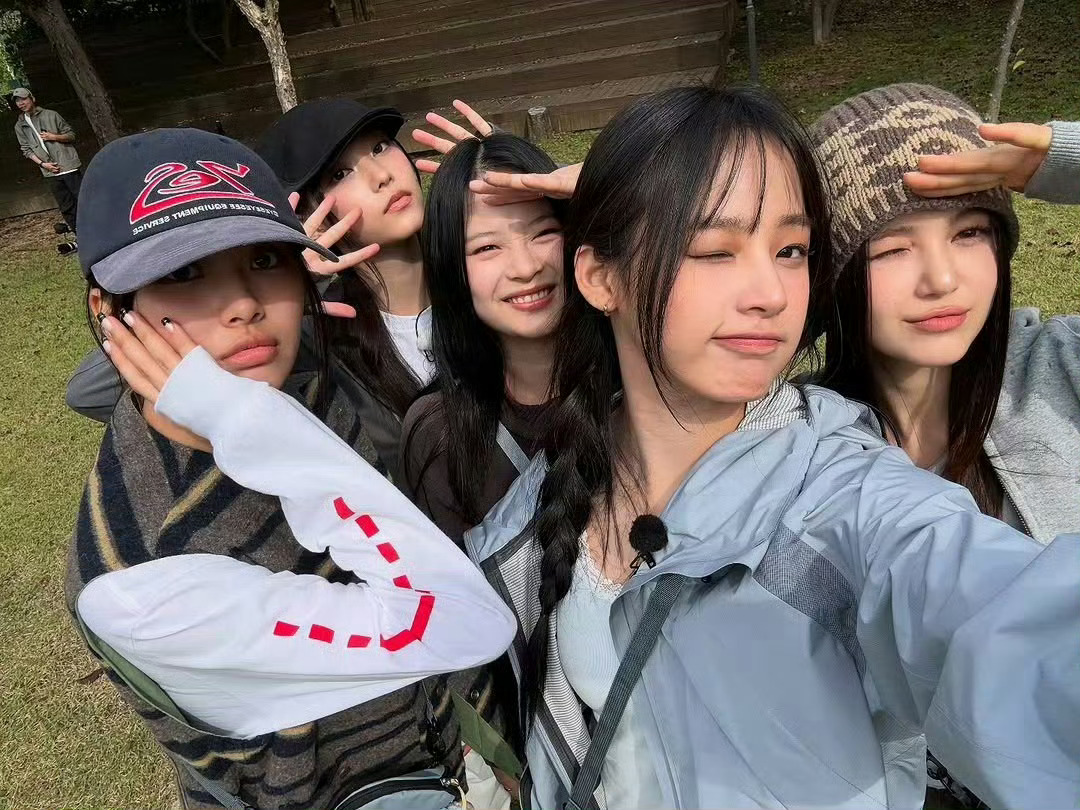 Newjeans合照篇🐰🍧🌼🌀🥕 ​​​