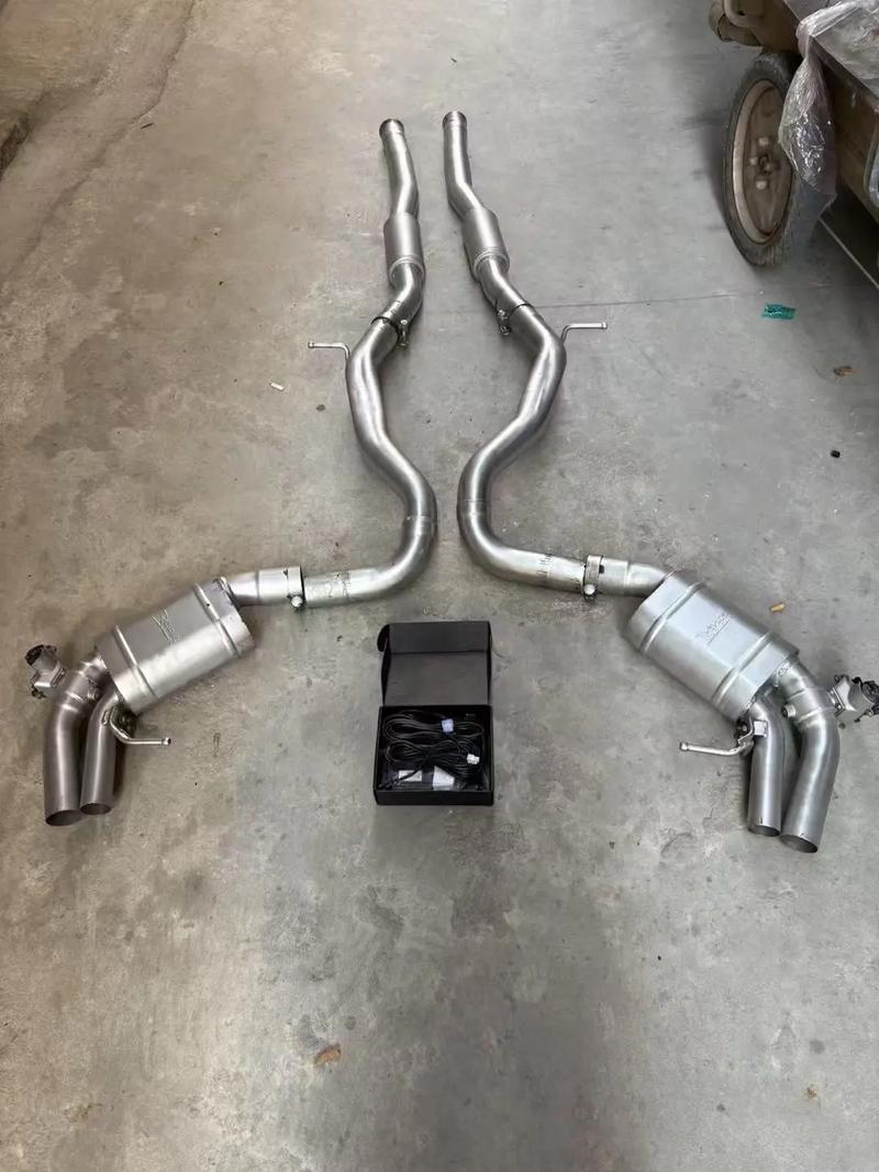 很想改车，让自己的车变得帅一点，但是又不想违规，比如排气和刹车系统，怎么改能让自