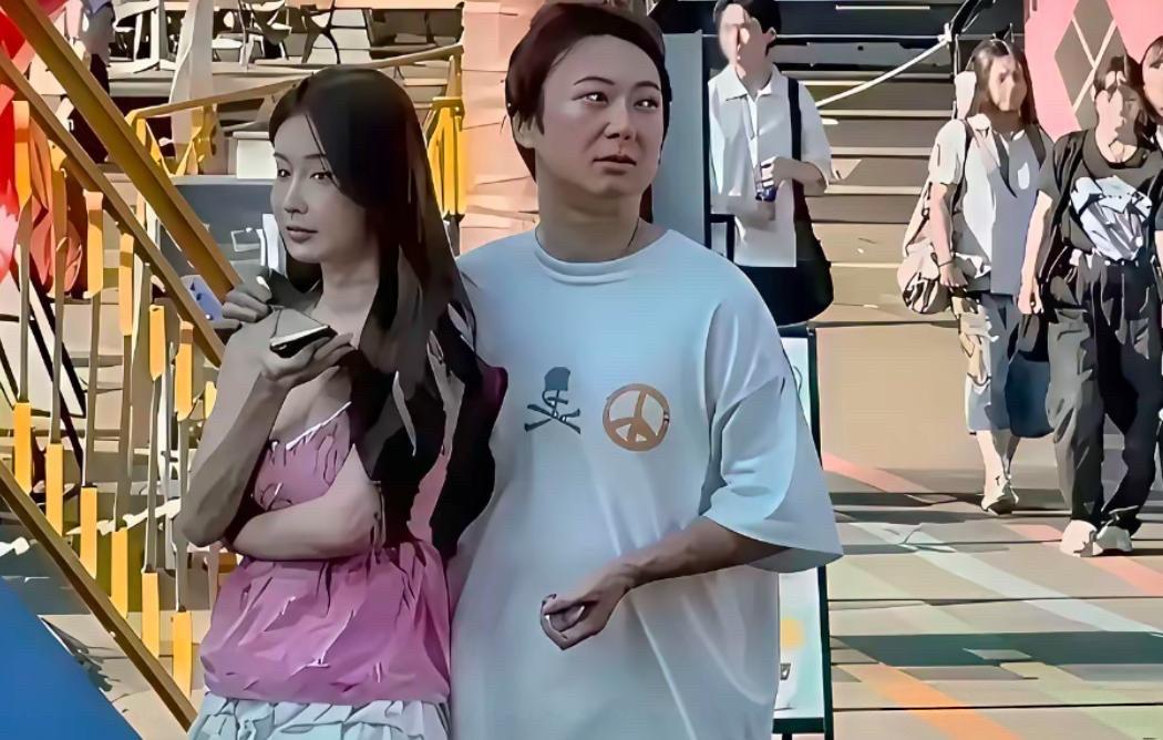 王思聪的追女套路又被扒出新细节了！

据和他有过交集的女生爆料，这位“国民老公”