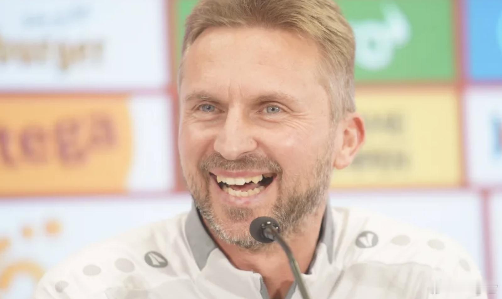 德甲 美因茨周三解雇了主帅亨利克森，今晚美因茨VS门兴 的比赛由临时主帅霍夫曼带