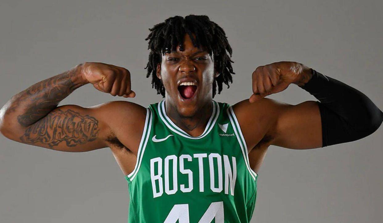 看NBA上咪咕视频，健康的罗威真是联盟替补中锋里数一数二的存在。今日在开拓者对阵