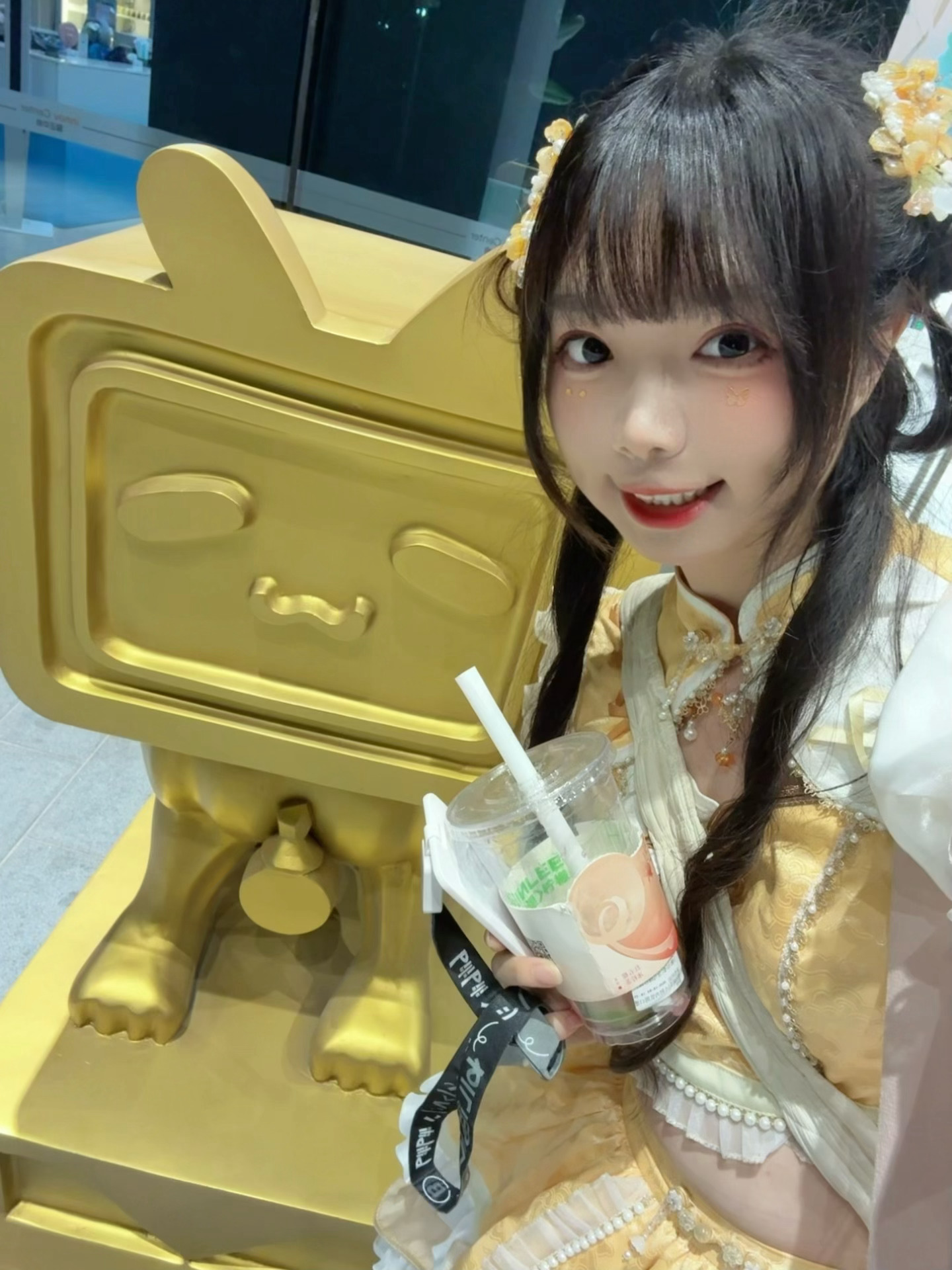 出门太匆忙忘带钥匙了 还好公司备了一把🔑又因为出门太匆忙忘带备用衣服了 只能穿