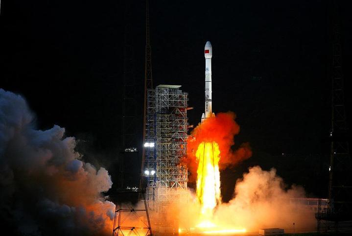 玉兔登月12周年中国航天浪漫时刻 🌕【致敬探月传奇】2013年12月14日，嫦