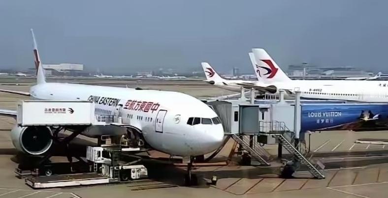 台湾欢呼，中国飞机来了！ 就在昨天，中国官方报道了大陆的航空公司已经开始接连恢复