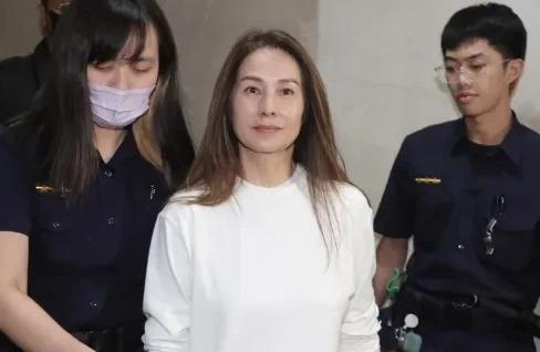 夜深人静，全球又传五个新消息，均与中国有关！

第一条先看日本的突发动态，据日本