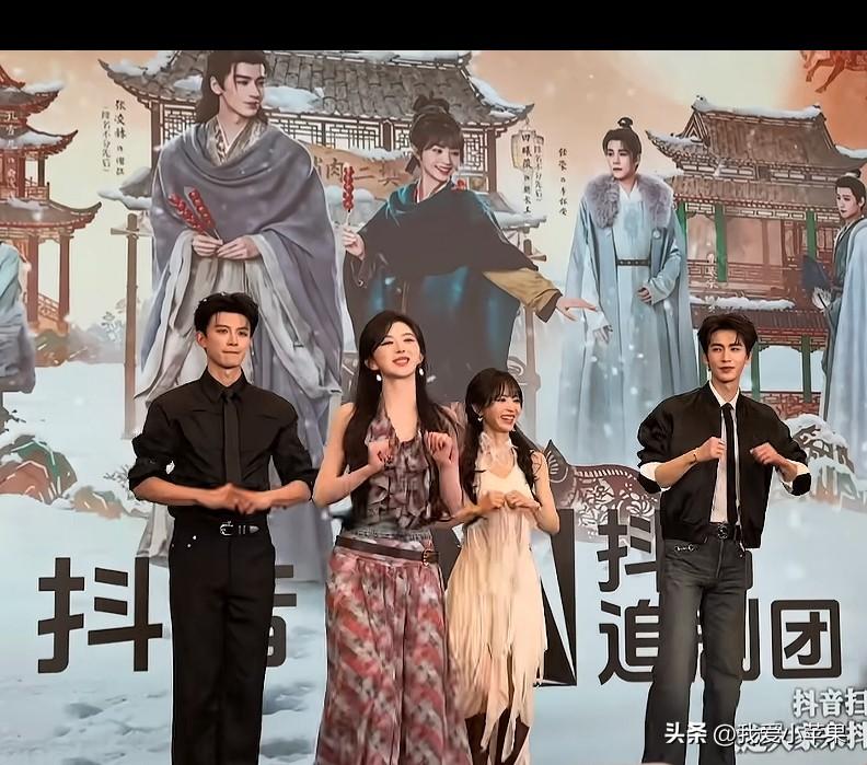 怪不得俞浅浅看不上齐旻呢，你看看跳个舞，齐旻这动作僵硬的，手脚都顺拐了。再看人家