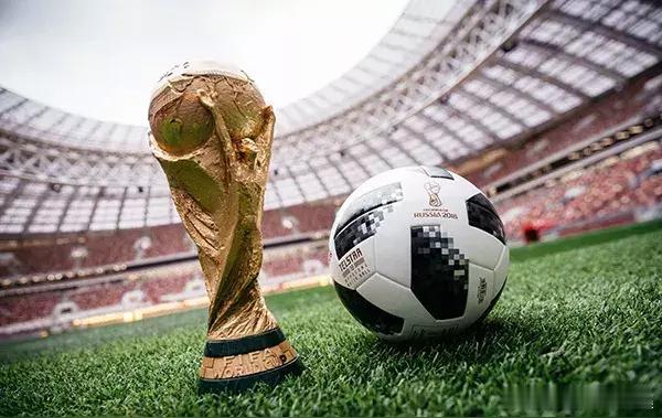30分钟中场秀撕碎足球底线：FIFA为资本妥协，竞技沦为商业表演配角美加墨世界杯