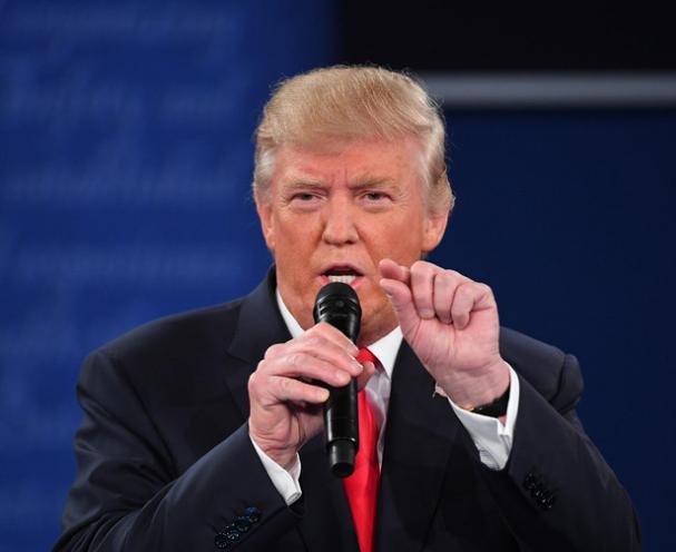 美国这老毛病又犯了。
去年欠的会费还没还清。
今年又续上了。

军费开支一笔接一