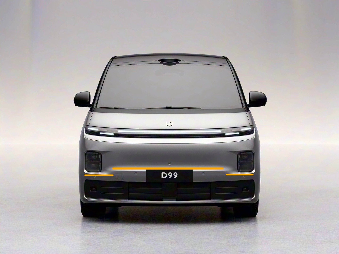 这个特意错开的特征线莫非也是为了呼应家族式日行灯？ 