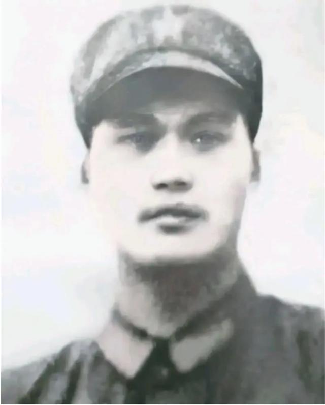 1979年，郑宏余被七八名越军包围，越军见他只有一个人，就喊话让他投降，郑宏余听